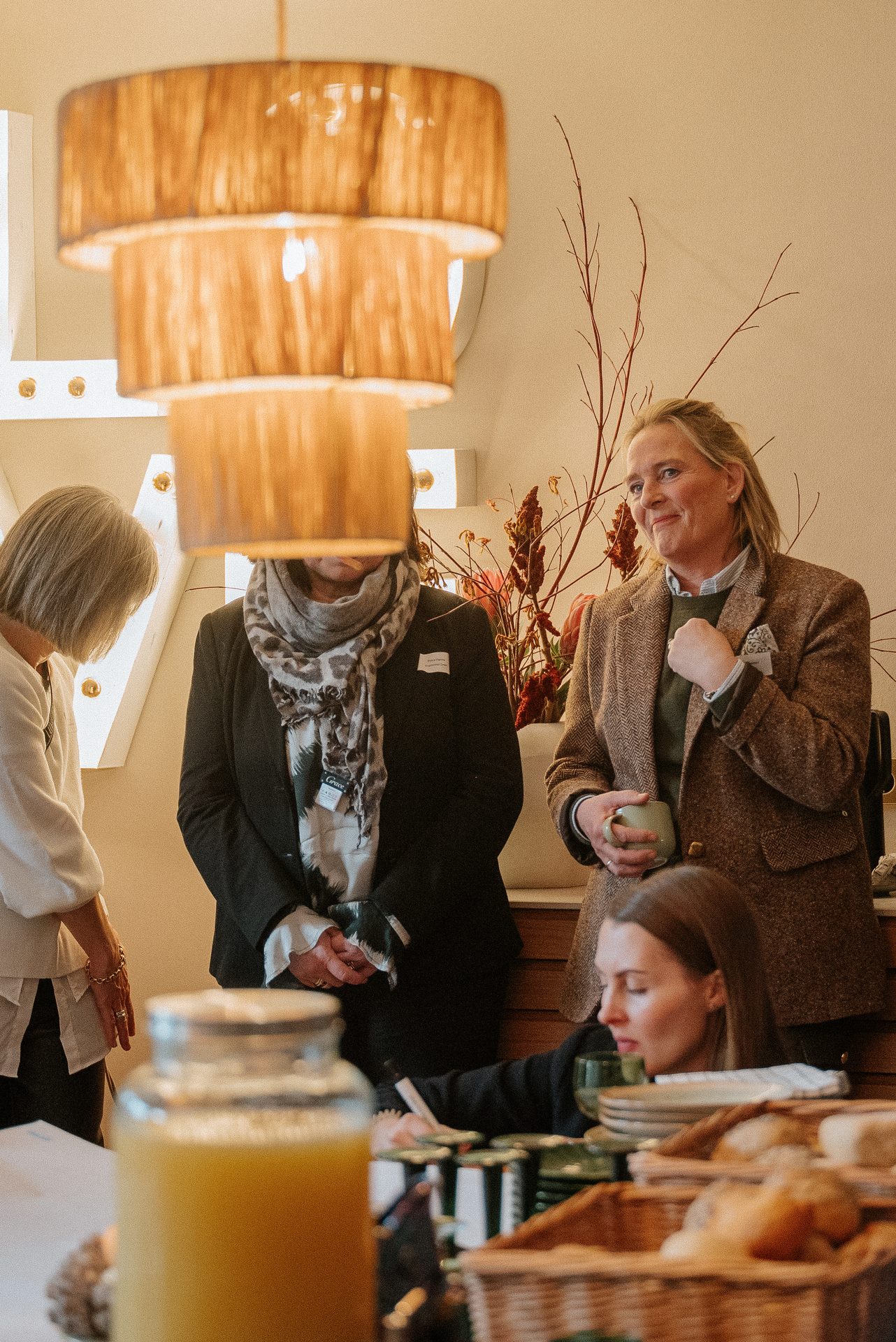 Runde beim visionista-Treffen im warmen Abendlicht